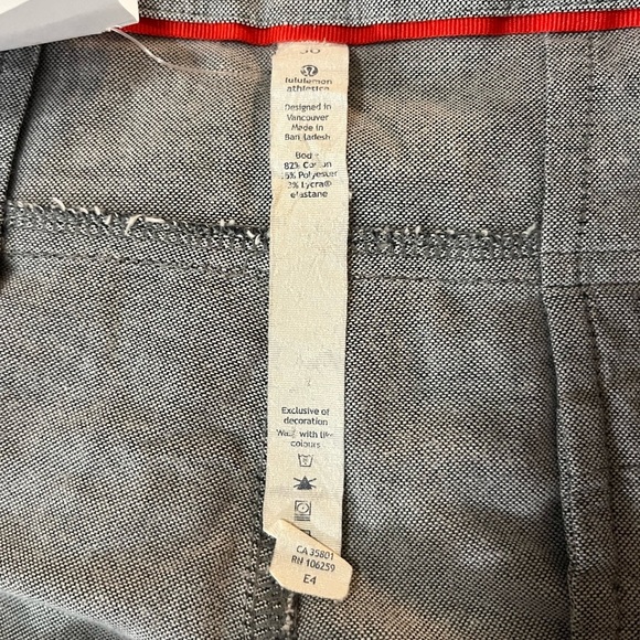 Lululemon Athletica Men's Grey Flat Front Shorts - Picture 6 of 8